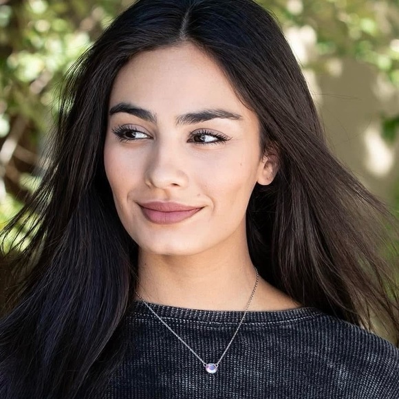 NEW Silver Iridescent Pendant Necklace - Picture 2 of 8